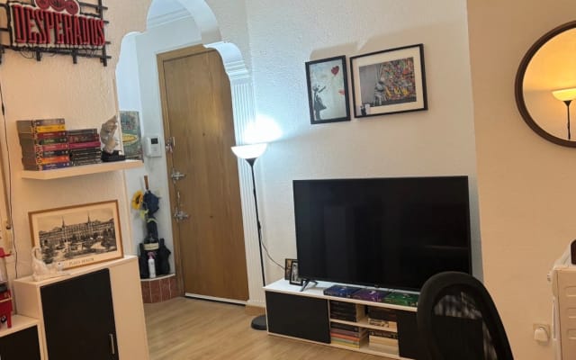 Private room available, with a 1.50 bed.