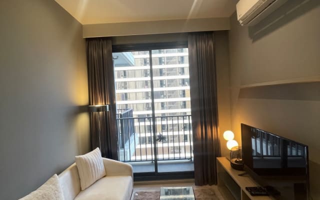 Appartement entier à Thonglor avec piscine à débordement sur le toit et salle de sport - Photo 11