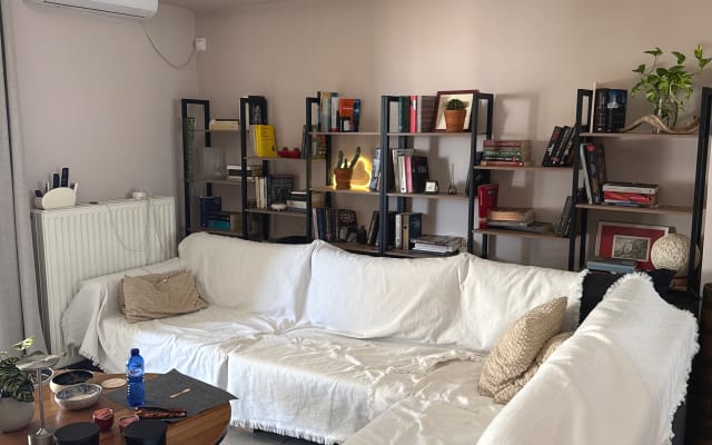 Une chambre agréable et lumineuse située en plein cœur d'Athènes !