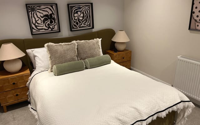 Modern apartment near Vauxhall & Oval stations