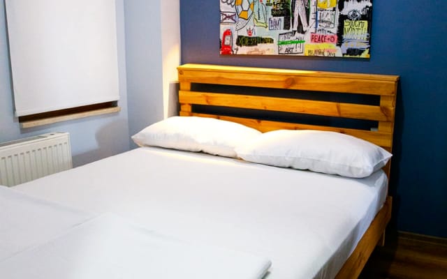 It's a 10-minute drive to Taksim.Clean and stylish apartment. Intellig