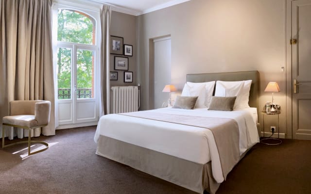 Chambre Avenue avec balcon