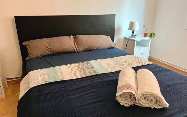 Quarto aconchegante em um bairro residencial agradável e seguro
