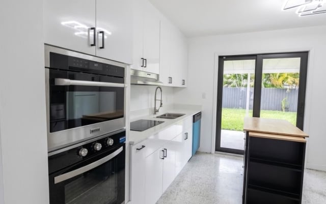Quite Private Room near Train|Beach|Parking, W/D