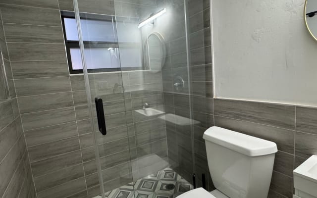 Quite Private Room near Train|Beach|Parking, W/D