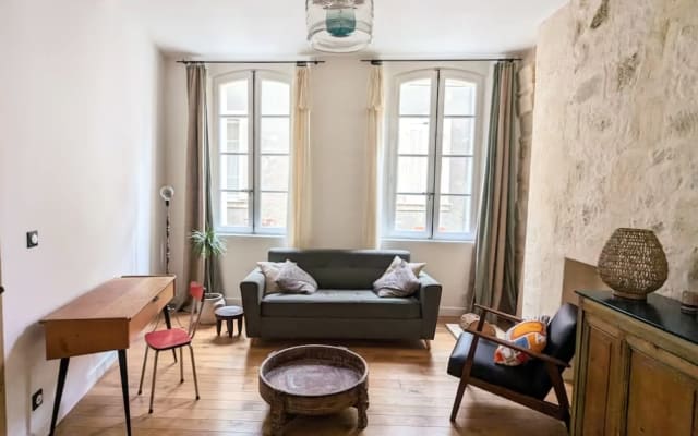bella camera in un bell'appartamento