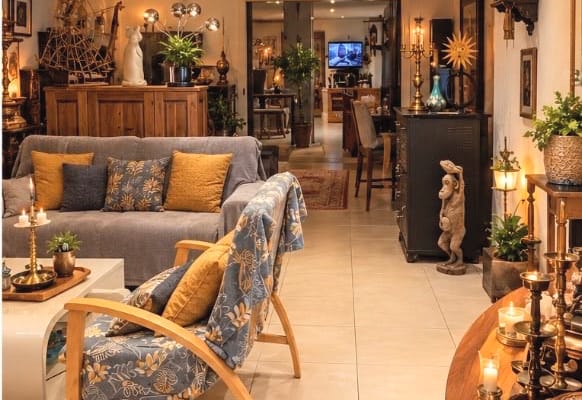 Private room in a large house, 20 minutes from the beaches