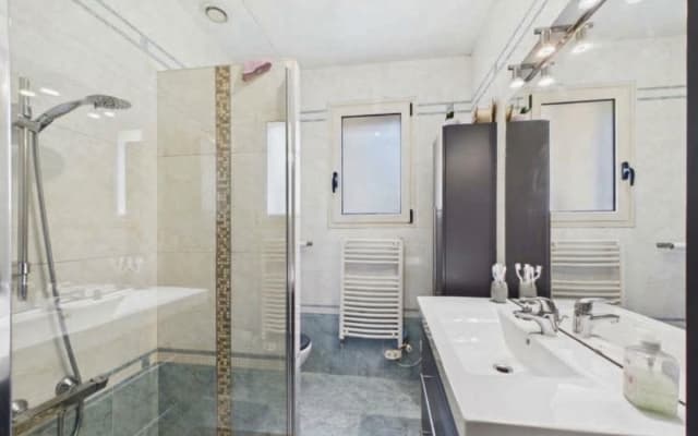 Camera privata tranquilla per professionisti