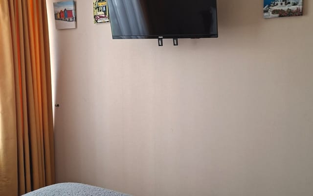 room with private bathroom - Picture 16