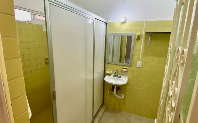 Eigenes Schlafzimmer und eigenes Bad 
In der Nähe des Sheraton Hotels/Estadio - Foto 7