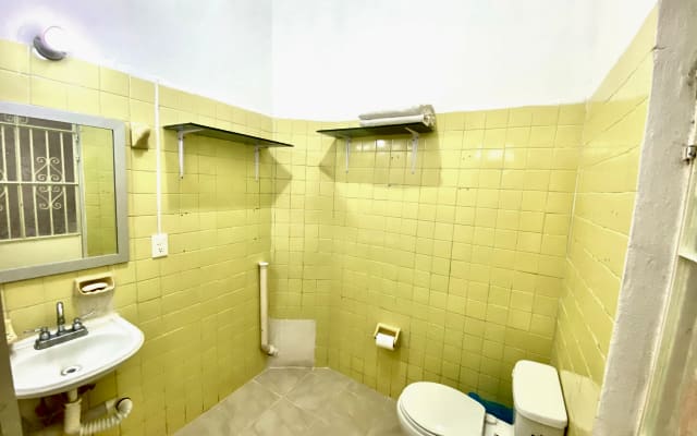 Eigenes Schlafzimmer und eigenes Bad 
In der Nähe des Sheraton Hotels/Estadio - Foto 8