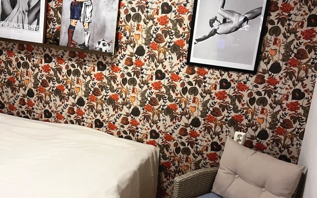 Zimmer in moderner Wohnung in der Nähe der Stockholmer Messe C