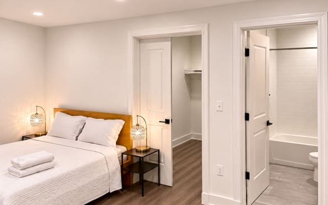Private Room & Bathroom, Balcony & Rooftop Grill