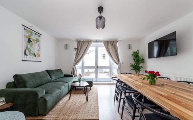 Linda casa em Stratford com estacionamento – acomoda 8 pessoas