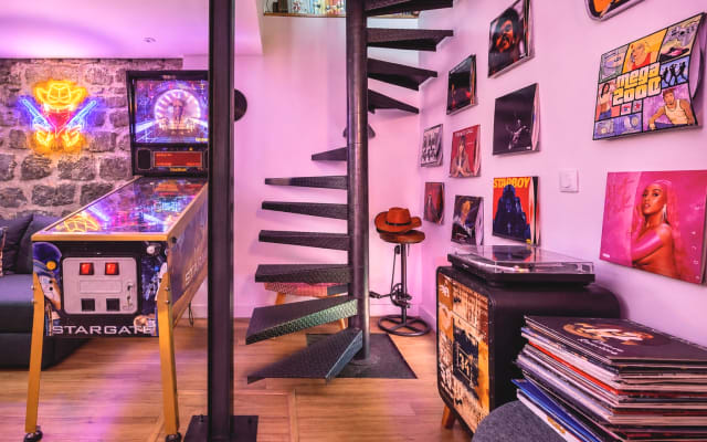 Zimmer in einem großen, ungewöhnlichen Haus, Paris – La Défense