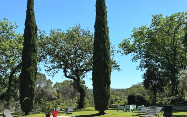 Maison d'hôtes de charme en Provence & Table d'hôtes
Massages et yoga