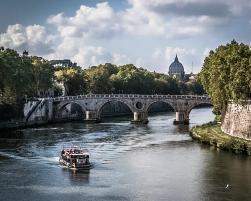 Book a gay hotel in Gay Street