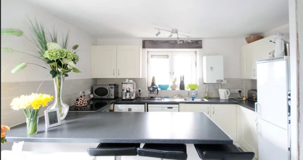 Modern, relaxing, central room - Picture 4