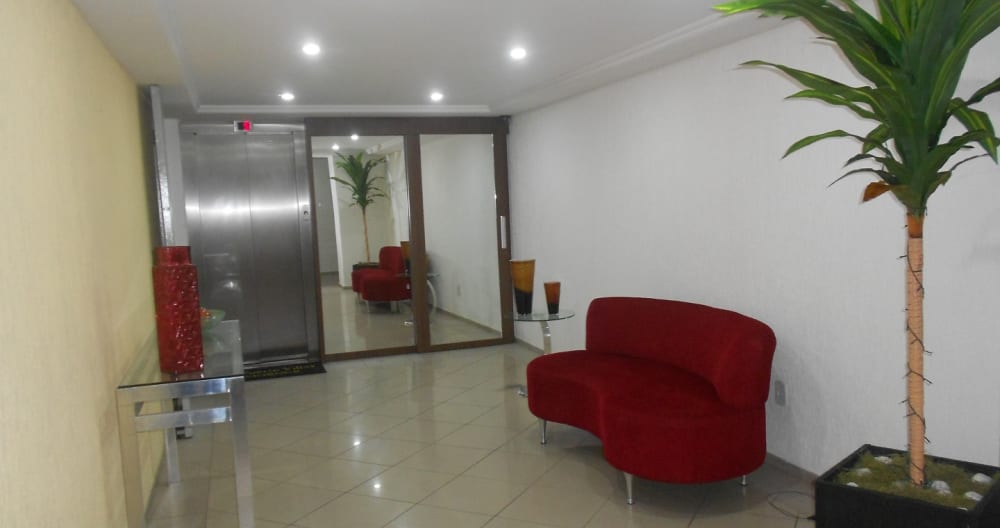 LUXUOSO QUARTO E SALA MOBILIADO/Luxury Flat in front of the Beach - Foto 1