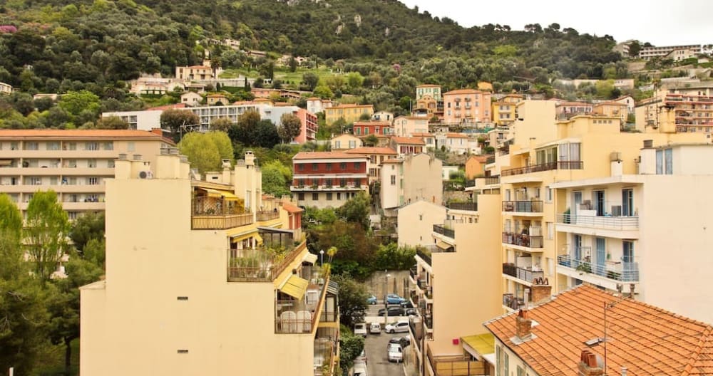 2 rooms, quiet, terrace, hill view - Foto 10