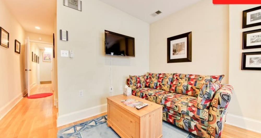 Luxury Spacious Master Suite RoofDeck in Dupont - Picture 3