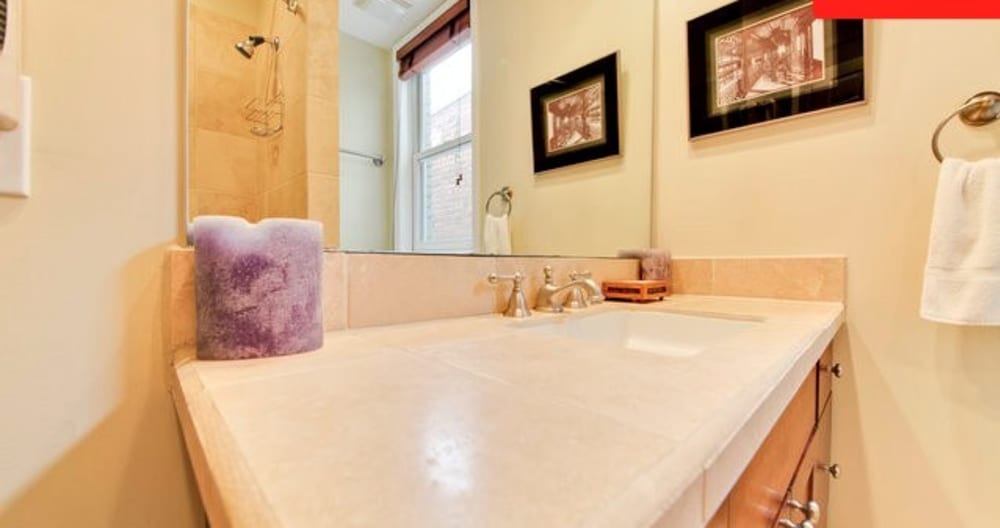 Luxury Spacious Master Suite RoofDeck in Dupont - Picture 4