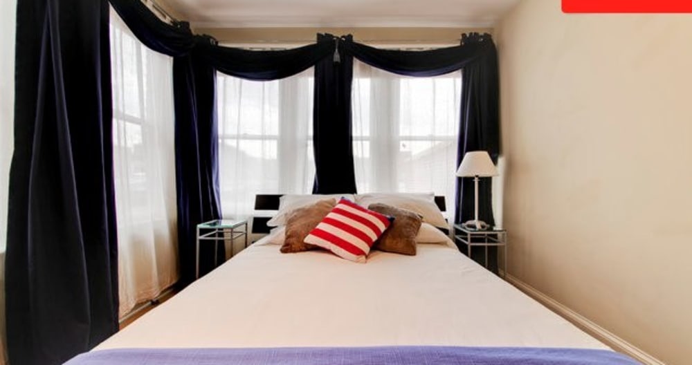 Luxury Spacious Master Suite RoofDeck in Dupont - Picture 2