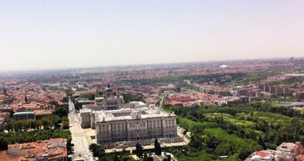 Das höchste Wohngebäude in Madrid. Zimmer mit eigenem Bad. - Foto 29