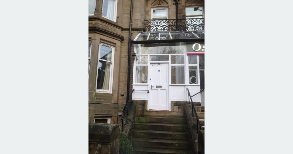 Central Apartment in Ilkley Yorkshire Dales Town Gay to