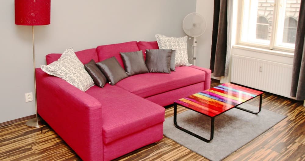 One bedroom apartment 5 minutes walk to gay area. - Picture 10