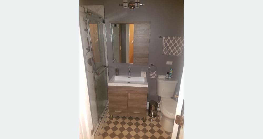 Uptown private bedroom and bathroom - Picture 13