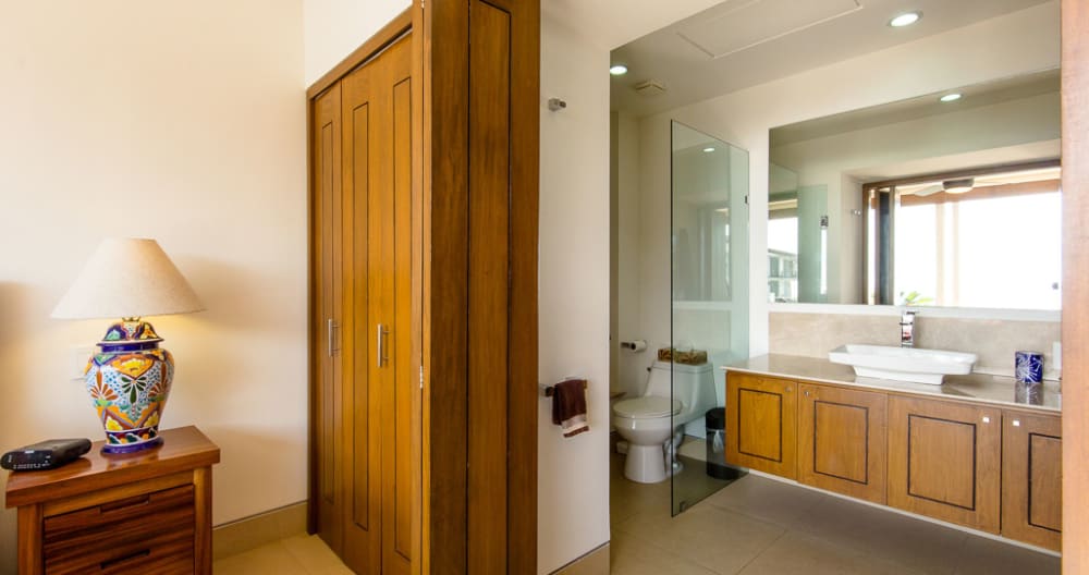 THE DREAM CONDO: OCEAN VIEWS & ONLY A STAIRWAY TO LOS MUERTOS BEACH - Foto 7