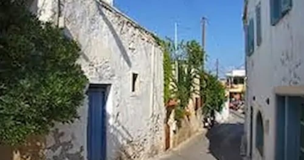 GREEN STONE HOUSE LOVE WITH GREAT KARMA - Picture 6