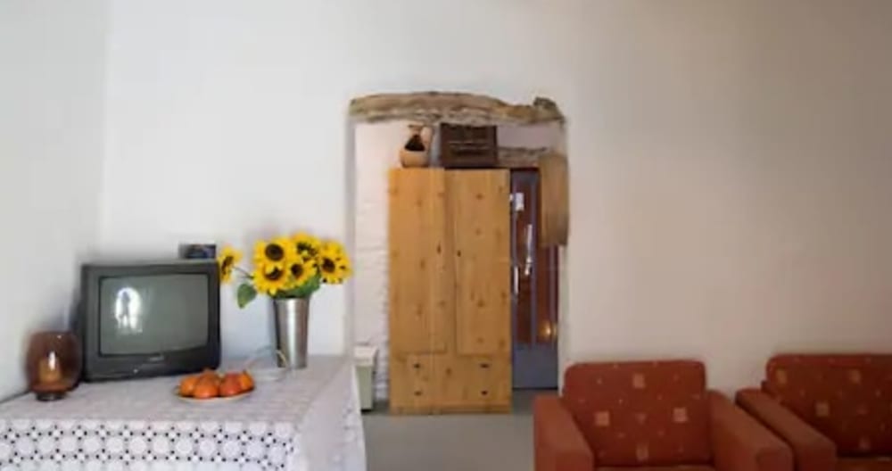GREEN STONE HOUSE LOVE WITH GREAT KARMA - Picture 17