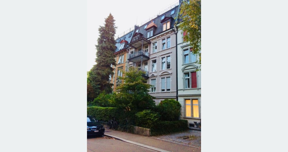 Habitación en un hermoso y tranquilo apartamento con jardín en la moderna Zürich Seefeld - Foto 8