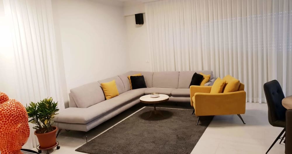 Private Room + Parking and Balcony - Picture 1