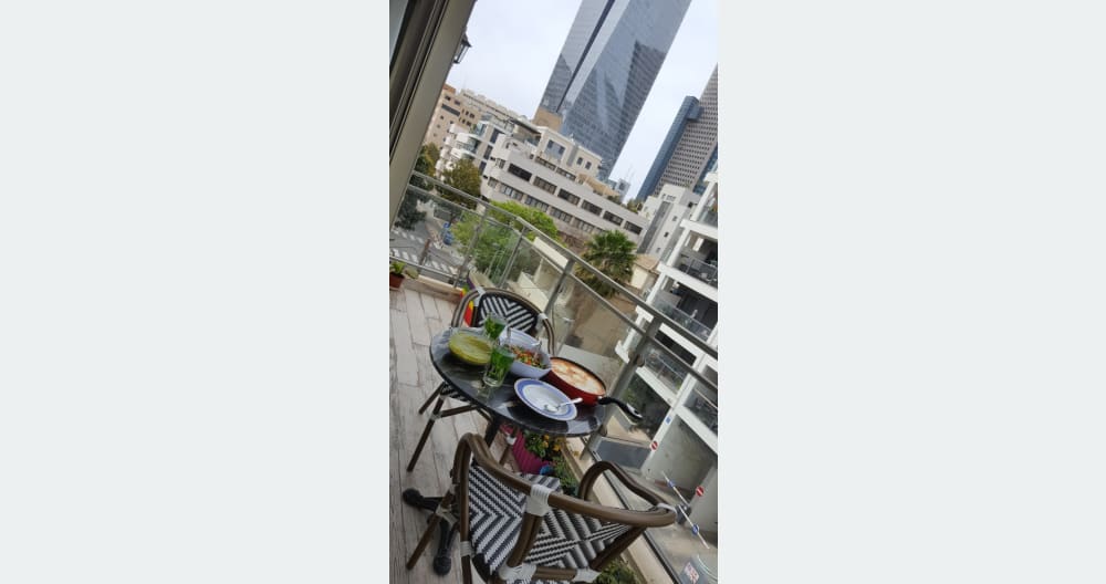 Private Room + Parking and Balcony - Picture 4