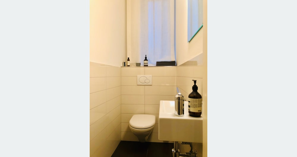 Habitación en un hermoso y tranquilo apartamento con jardín en la moderna Zürich Seefeld - Foto 16