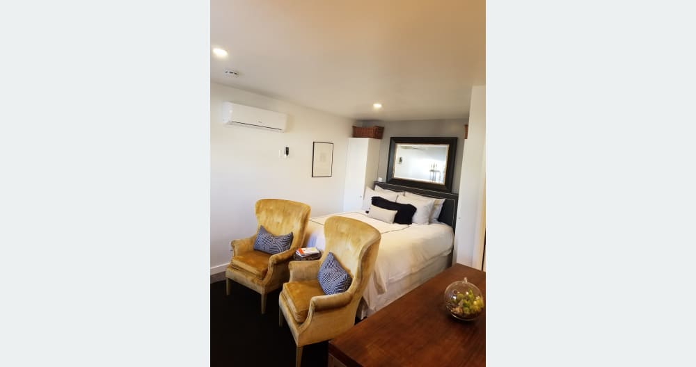 WARM & COZY HAVEN: Walking distance to Universal Studios - Picture 1
