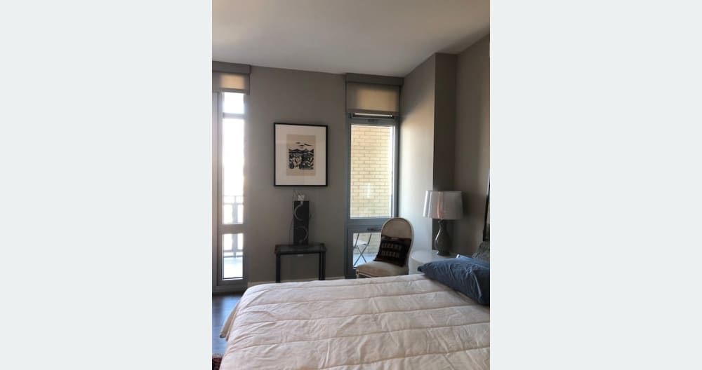 Beautiful 2-bedroom Apartment on the River to Share - Picture 6