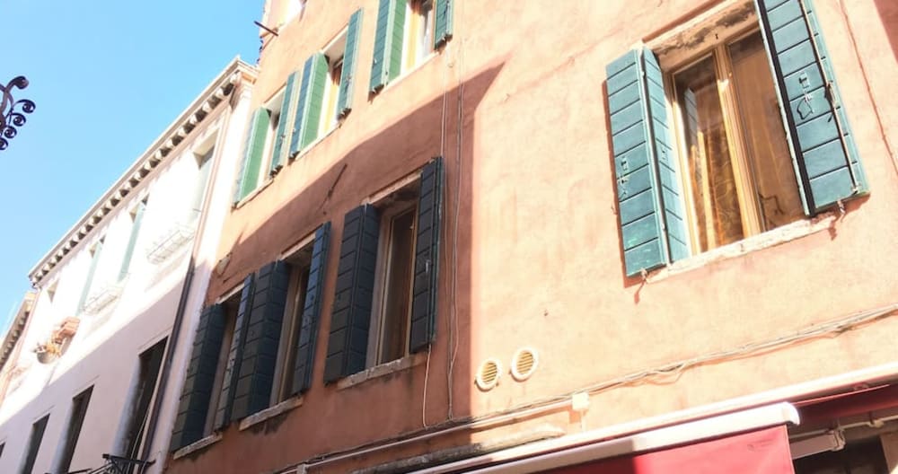 Where else in Venice? Cozy home away from home. - Picture 19