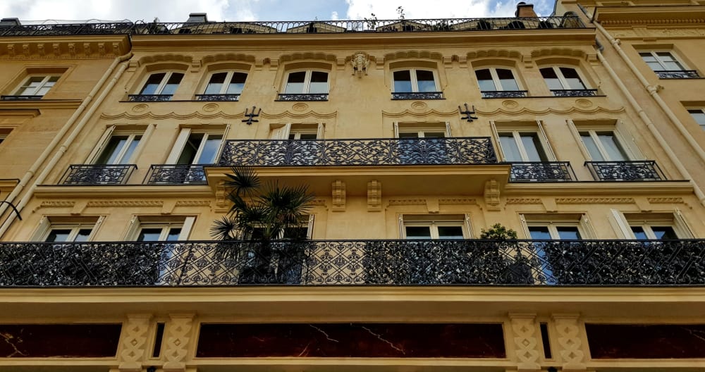 Heart of Paris! 2 bedroom last floor with elevator - Picture 11
