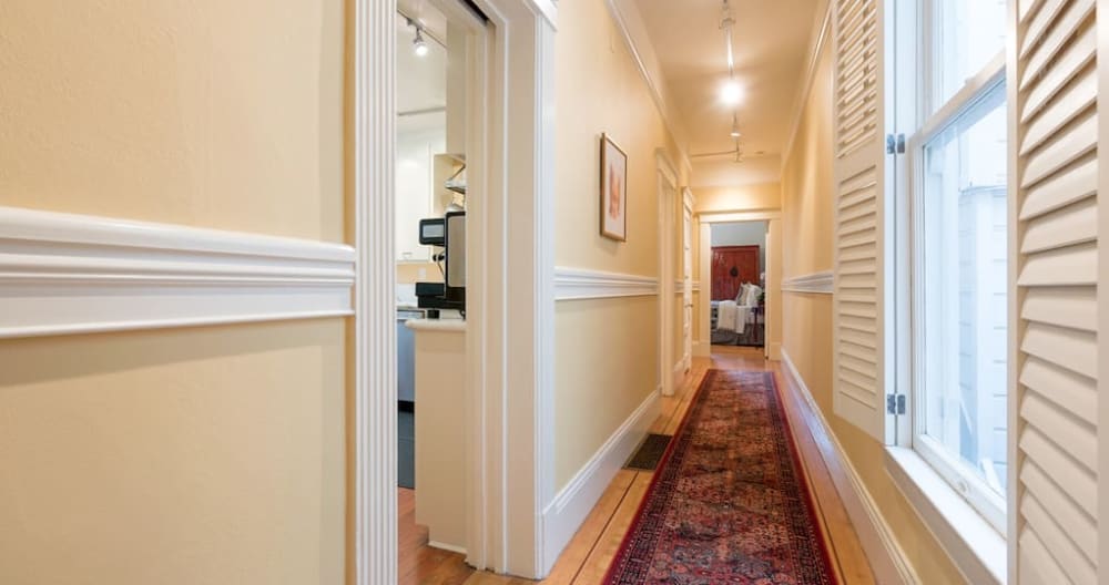 Elegant Ashbury Heights Flat - Picture 15