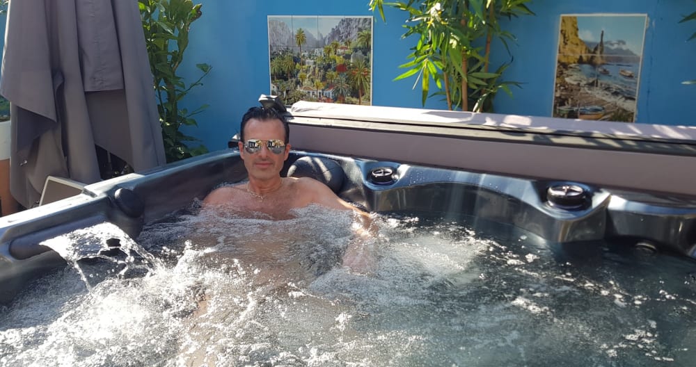 House near city center with jacuzzi - Picture 13