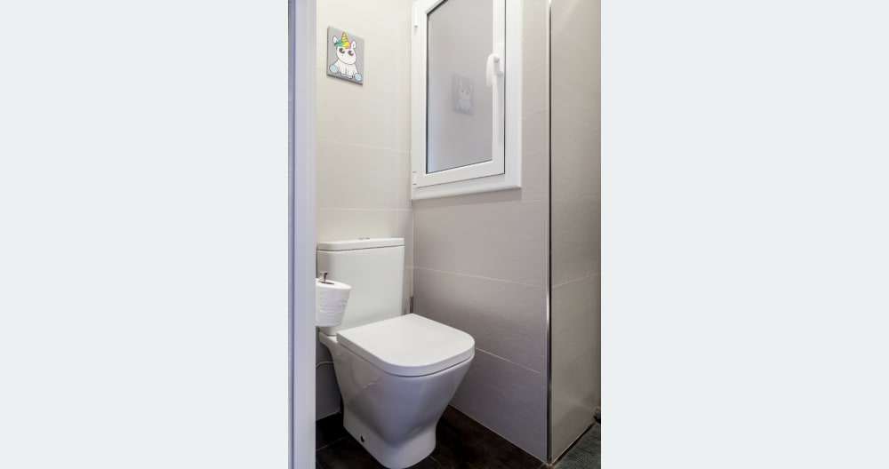 =: Chambre double dans un appartement moderne, rénové et central - Photo 10