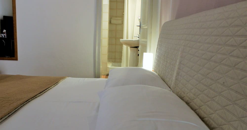Private room with inside bath - Palazzo Cutelli - Picture 8