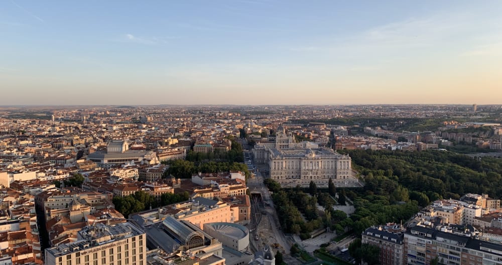 Das höchste Wohngebäude in Madrid. Zimmer mit eigenem Bad. - Foto 30