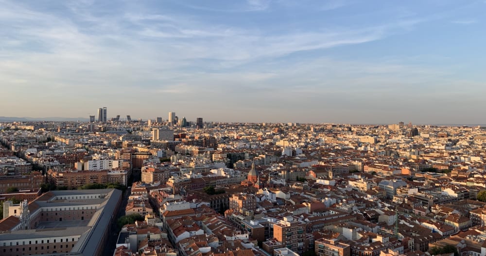 Das höchste Wohngebäude in Madrid. Zimmer mit eigenem Bad. - Foto 31