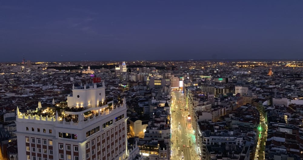 Das höchste Wohngebäude in Madrid. Zimmer mit eigenem Bad. - Foto 32