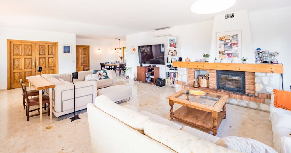 Dormitorio en villa con piscina, sauna, gran jacuzzi y chimenea. - Foto 8